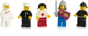 LEGO minifigures 1978 por Brickset Edmonds bajo CC BY 2.0