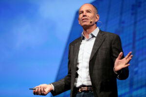 Marc Randolph, co-fundador de Netflix, por Gage Skidmore bajo CC BY-SA 2.0