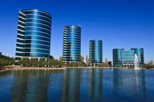 Oracle Headquarters por dahlstroms bajo CC BY 2.0