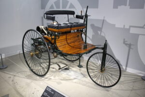 Patent-Motorwagen por CarsDownUnder bajo CC BY 2.0