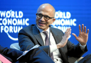 Satya Nadella por World Economic Forum bajo CC BY-NC-SA 2.0