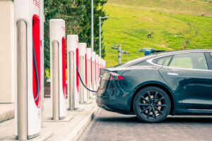 TESLA Superchargers por jayuny bajo CC BY-SA 2.0