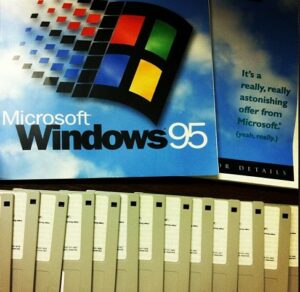 Windows 95 por K. Latham bajo CC BY-NC-SA 2.0