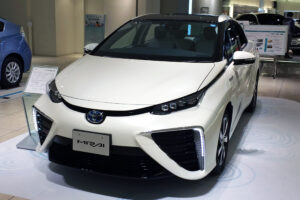 Toyota Mirai 2014, por Mariordo vía Wikimedia Commons, bajo CC BY-SA 4.0